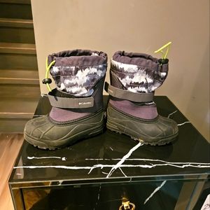 Kids Columbia snow boots